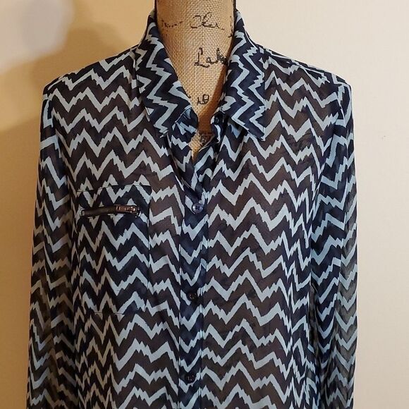 BCBGeneration chevron print top size Large - Picture 3 of 10